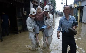 اليابان تحذر مواطنيها من الفيضانات والانهيارات الطينية
