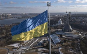 الجارديان: على أوكرانيا محاربة الفساد أولا للحصول على الدعم الغربي لإعادة الإعمار بعد الحرب 