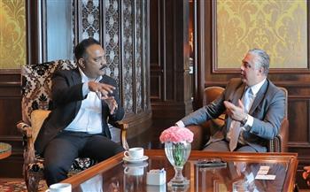 رئيس «اقتصادية قناة السويس» يبحث مع  وزير الدولة الهندي للشئون الخارجية تعزيز التعاون الثنائي