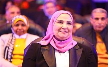 وزيرة التضامن ومحافظ الإسكندرية يفتتحان معرض الجمعيات الأهلية