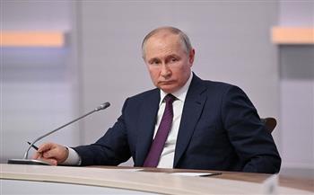 بوتين: الخبراء الروس مستعدون للمساعدة في القضاء على تفشي الأمراض الخطيرة بالعالم