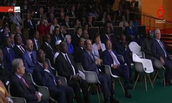 خبير يوضح دلالات مشاركة الرئيس السيسي في قمة باريس