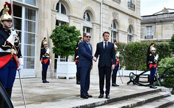 لقاء الرئيس السيسي ونظيره الفرنسي في باريس يتصدر اهتمامات صحف القاهرة