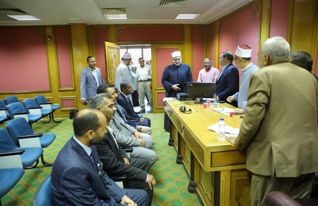 وكيل الأزهر يتفقّد اختبارات المقابلة الشخصيّة للمرشحين للابتعاث الخارجي