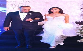 بحضور نادية الجندي | صور جديدة من حفل زفاف ابنة خالد صلاح .. شاهد 