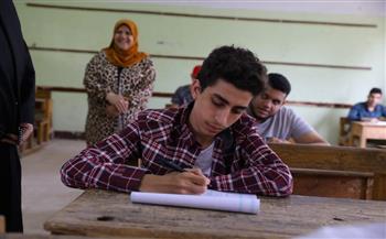 طلاب الشهادة الثانوية الأزهرية يؤدون الامتحانات في مادتي اللغة الإنجليزية والتاريخ 