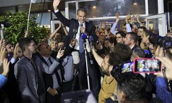 رئيس الوزراء البريطاني يهنيء نظيره اليوناني على إعادة انتخابه