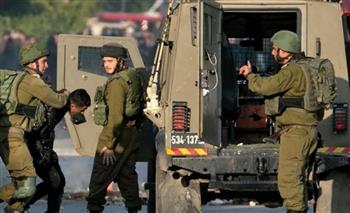 الاحتلال يعتقل شابين من القدس ويضع حاجزًا عسكريًا جنوب نابلس
