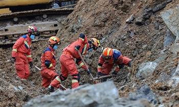مقتل 4 أشخاص وفقدان ثلاثة آخرين جراء انهيارات أرضية في جنوب غربي الصين