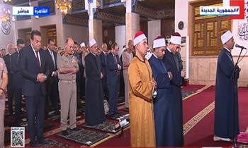 الرئيس السيسي يؤدي صلاة العيد بمسجد القوات الجوية