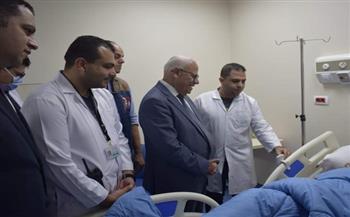 محافظ بورسعيد يزور مجمع الشفاء الطبي في أول أيام عيد الأضحى المبارك