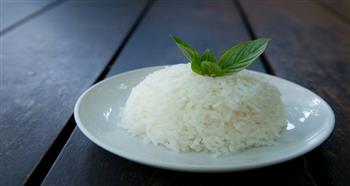 من غير ما يعجن.. طريقة عمل الأرز الأبيض المفلفل