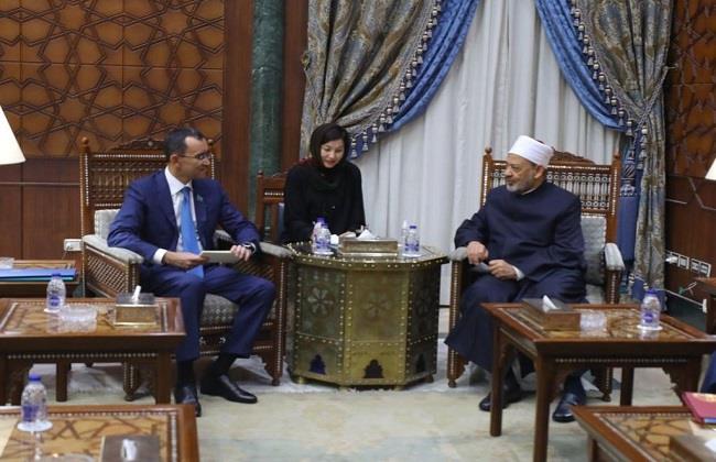 رئيس مجلس الشيوخ الكازاخي يدعو شيخ الأزهر لحضور مؤتمر زعماء أتباع الأديان 