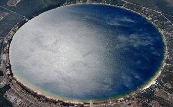 بحيرة كينغسلي.. الأكثر دائرية في العالم