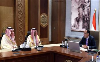 رئيس الوزراء يلتقي وزير الصناعة والثروة المعدنية السعودي لتمكين القطاع الخاص