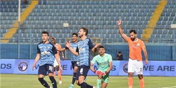 بدون خطورة.. شوط أول سلبي بين بيراميدز وفاركو في الدوري