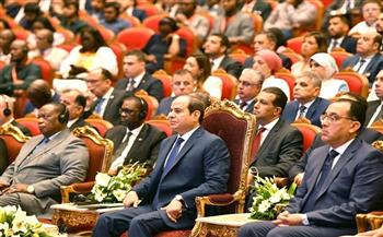 الرئيس السيسي يدعو حضور المؤتمر الطبي الإفريقي لزيارة المقاصد السياحية في مصر