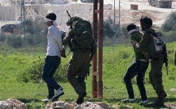 الاحتلال الإسرائيلي يعتقل خمسة فلسطينيين من مسافر يطا