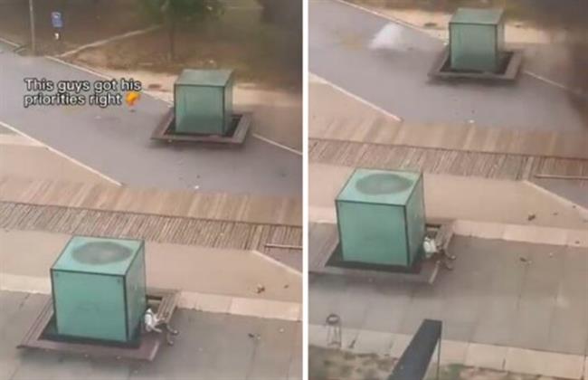 على طريقة أحمد حلمي.. فرنسي يأكل الكرواسون وسط إطلاق النار (فيديو)