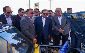 وزير البترول ومحافظ الإسكندرية يفتتحان محطة غازتك-إيني 