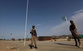 مقتل ثلاثة جنود وعنصرين إرهابيين في اشتباكات مسلحة جنوب غربي باكستان
