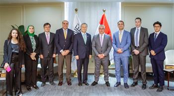 رئيس المنطقة الاقتصادية لقناة السويس يبحث مع السفير الكوري الجديد سبل التعاون المشترك
