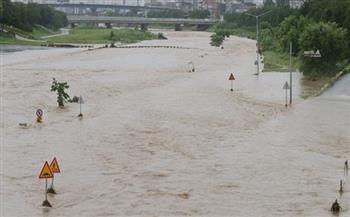 وفاة سبعة أشخاص بسبب انهيارات أرضية وفيضانات في كوريا الجنوبية