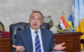 محافظ الإسكندرية يوجه بإزالة الأجزاء المعلقة والخطرة بالعقارات 