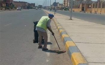 استمرار أعمال النظافة بالشوارع الفرعية والرئيسية بالقصير  