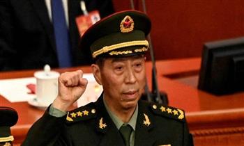 وزير الدفاع الصيني يجري محادثات مع هنري كيسنجر في بكين