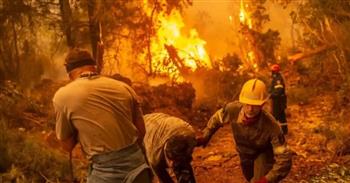 اليونان: اندلاع حريق جديد في جزيرة رودس وإخلاء 3 قرى