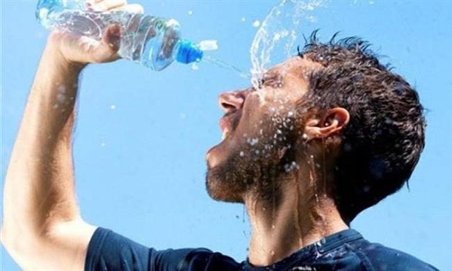  مع استمرار الموجة الحارة.. أعراض الإصابة بضربات الشمس وكيفية الحماية منها 