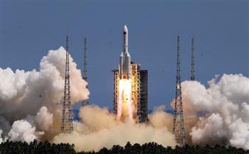 الصين تطور صاروخا حاملا ومركبة فضائية للهبوط على سطح القمر