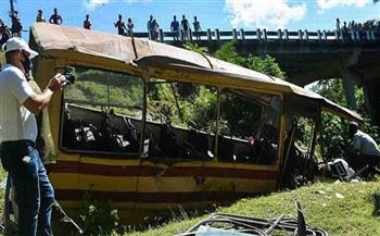 مصرع تسعة أشخاص وإصابة العشرات جراء سقوط حافلة شمالي كولومبيا