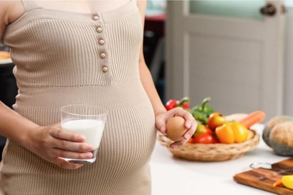 قد يؤدي للإصابة بالسكري.. الأطباء يحذرون من سوء التغذية أثناء الحمل