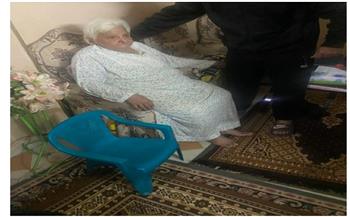 «أمن القاهرة» يساعد مسنة غير قادرة على الحركة في دار السلام 