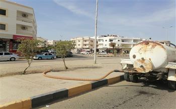 رئيس مدينة مرسى علم: استمرار أعمال ري الأشجار بشوارع مرسى علم