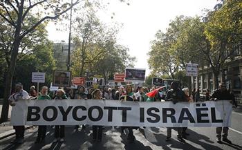 نشطاء يتظاهرون أمام قمة «أمازون» للمطالبة بإلغاء عقودها مع اسرائيل