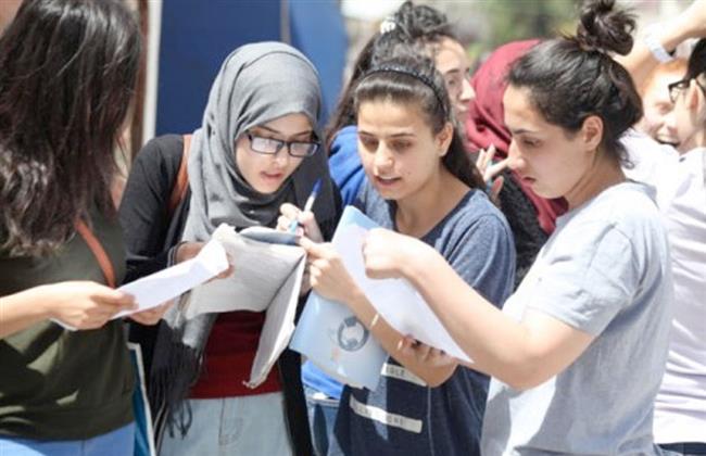 طلاب الثانوية العامة ينهون امتحان الاستاتيكا.. وتباين الآراء حول مستوى الأسئلة