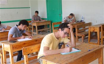 طلاب الشهادة الثانوية الأزهرية يؤدون الامتحانات في الصرف والإنشاء والقرآن وتجويده
