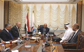 وزير قطاع الأعمال يبحث مع «العربية للاستثمار الزراعي» فرص الاستثمار في توشكى