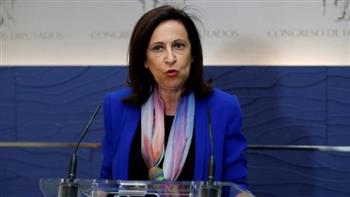 وزيرة الدفاع الإسبانية تنتقد قرار الولايات المتحدة نقل ذخائر عنقودية لأوكرانيا
