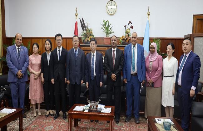 وفد جامعة زيجيانج الصينية يزور المركز القومي للبحوث
