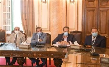 مجلس جامعة القاهرة يدعم مستشفى قصر العيني الفرنساوي بمبلغ 10 ملايين جنيه 