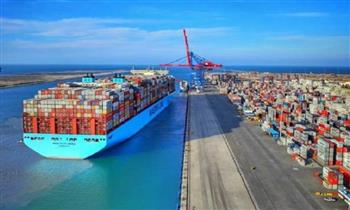 تداول 39 سفينة حاويات وبضائع عامة بميناء دمياط 