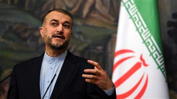 وزير الخارجية الإيراني: نتبادل الرسائل بصورة غير مباشرة مع أمريكا