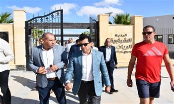 وزير الرياضة يتفقد المدينة الشبابية الرياضية بسيدي عبد الرحمن