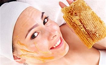 للفتيات... 9 فوائد للعسل على بشرتك