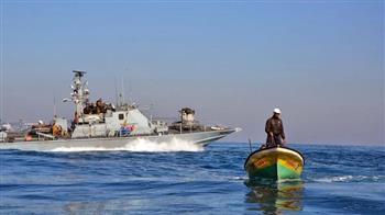 الاحتلال الإسرائيلي يعتقل صيادين قبالة بحر غزة وفلسطينيًا ثالثا من الخليل