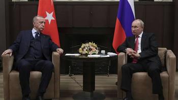 وزير الدفاع التركي يعرب عن ثقته في إقناع بوتين بشأن صفقة الحبوب